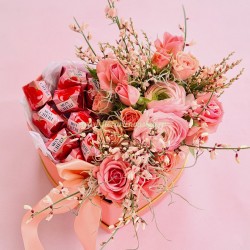 Cutie flori roz inima
