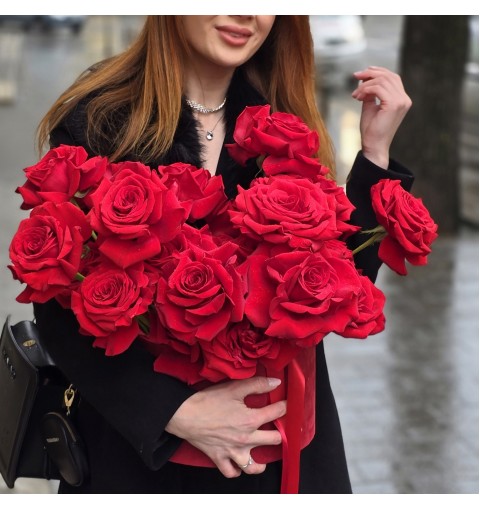 Comanda Cutie flori Royal Love livrare cluj napoca