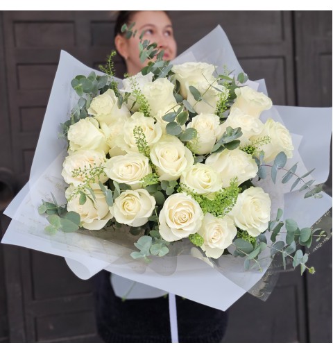 Buchet trandafiri albi