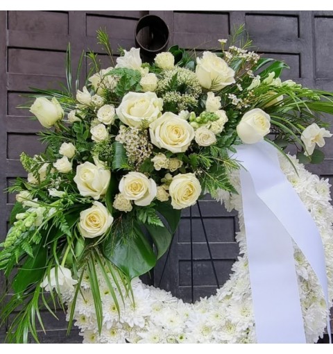 Coroana funerara flori naturale Cluj